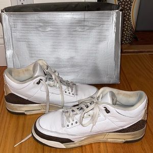 Air Jordan 3 retro mocha size 11.5